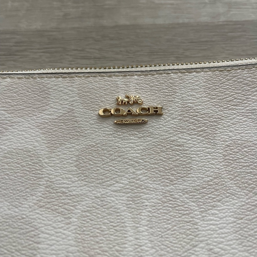 COACH - Double Zip Wallet In Signature Canvas Leather - Picture 2 of 8